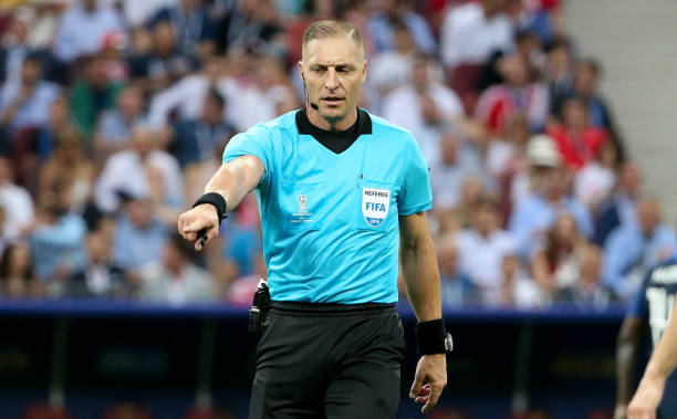 場激烈的比 場激烈的比